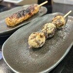 炭火焼鳥 暖愛笑 - 殻付きうずらの玉子とつくね