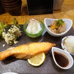 食堂でべこ。 - 銀鮭の塩焼き定食