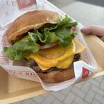 TEDDY'S BIGGER BURGERS - 