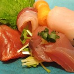 すし酒場 握わい - 通常の刺身五点盛り＠アップ