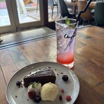 aqua - ガトーショコラとピンクグレープソーダ　2025.2