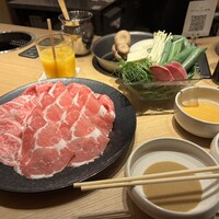 すき焼 しゃぶしゃぶつかだ KITTE大阪店 - 