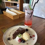 aqua - ガトーショコラとピンクグレープフルーツジュース　2025.2