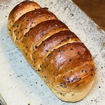 モンマルトル - サツマイモとゴマのパン