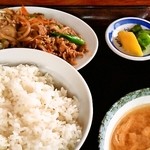 長妻食堂 - スタミナ定食800円
