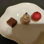 ガストロノミー ジョエル・ロブション - 