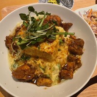 鶏料理 清水 - だし巻き玉子の親子丼