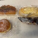 ブーランジェリー モンターニュ - 料理写真:パン４種