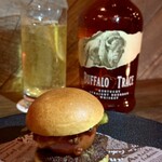 TOKYO Whisky Library - 3rd薫香／イベリコ豚／スカモルツァ× オリジナルコークハイボール