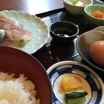 酒門吟み屋  - 刺身定食（850円）