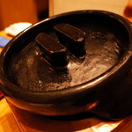 虎白 - 土鍋 何が出てくるかなぁ？