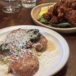 カンティーナ カーリカ・リ - (前)カネーデルリ　プレサーティ(奥)トスカーナ風鶏の唐揚げ