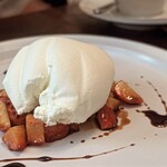 カンティーナ カーリカ・リ - クレームダンジュと苺のマリネ