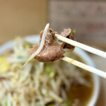 ラーメン二郎 - 豚