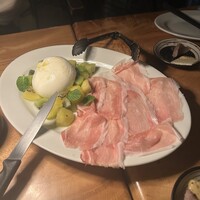 カルネジーオ イースト - 