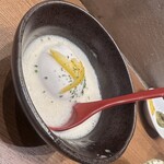 おでん屋たけし 新宿三丁目 - 鶏だしの半熟たまご