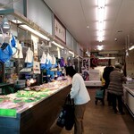 魚幸水産 - 朝一番ならぜんぜん混んでいません