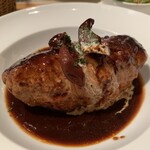 フライング ピッグ - 赤ワイン煮込みハンバーグ