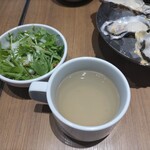 仙台ステーションオイスターバー エスパル仙台店 - 水菜のサラダ 牡蠣スープ