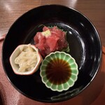 茶寮 天乃庵 - マグロの中落ち　左の器が大根のごまよごし