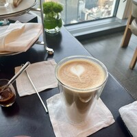 ザ タヴァン グリル＆ラウンジ - 