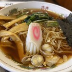 食亭エイト - ☆昔ながらの中華そば風ラーメン中々旨そうじゃ…具材はナルト・支那チク・のり・ほうれん草のオシタシ（青菜はイイ）・ねぎパラパラ・固め茹でた縮細麺これは俺好みで最高に美味かった！