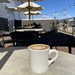 S☆Garage Coffee - テラス席でカフェラテ