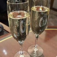ロビーラウンジ 「マーブルラウンジ」 ヒルトン東京 - 乾杯ドリンクはスパークリングで