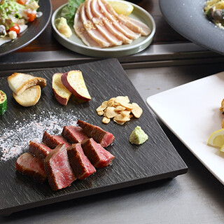 なにわ黒牛のステーキや犬鳴ポーク・みかん鶏を贅沢に楽しむ◎