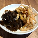 彩華 - サービスのザーサイと昆布