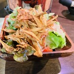 ホルモンゆうちゃん - 牛蒡チップサラダ　ハーフサイズ