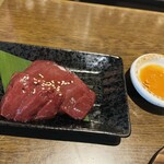 ホルモンゆうちゃん - 美しい上レバー　胡麻油