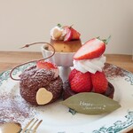 cafe nei - バレンタインプレート 2,250円✨スワンシューとタルトはいちごとチョコ。プリンはグッと甘さ控えめでビターなカラメルたっぷり♡全体のバランスが見事なひとさらでした。
