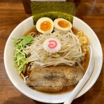 ヤマネコ軒 - 鰹だし醤油豚そば並＋味玉＋ヤサイ増し＋ニンニク＋オロチ変更