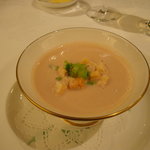 レストラン・パッション - 赤カブのスープ(正式名称は不明)。