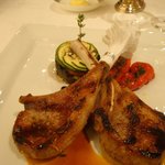 レストラン・パッション - 骨付仔羊肉の暖炉焼き　フレッシュタイム風味。