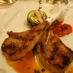 レストラン・パッション - 骨付仔羊肉の暖炉焼き　フレッシュタイム風味。