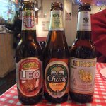 酒､タイ小皿､締めトムヤム 夜バナナ - リオ　チャン　シンハー
