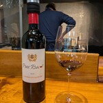 馳走西健一 - Petit Bec 2019（プティ ベコ）赤ワイン :  フランスボルドー サンテミリオン地区　メルロー100％　上品な旨み、樽のニュアンス　パイのこんがりした生地によく合います。