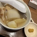 新時代 錦糸町南口店 - おでん盛り！じゃがいもと大根中心に、ちくわやこんにゃく、練り物が入って凄いボリュームなのに、400円アンダー！！