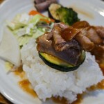 キッチン ブルー グローブ - ズッキーニを添えて