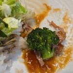 キッチン ブルー グローブ - ブロッコリーを添えて