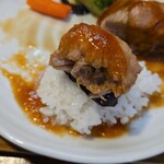 キッチン ブルー グローブ - ポリネシアンソースを添えて