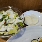 キッチン ブルー グローブ - サラダ、お新香のアップ