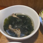 キッチン ブルー グローブ - わかめスープのアップ