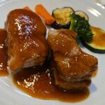 キッチン ブルー グローブ - 反対側から、すりおろしオニオンのポリネシアンソース