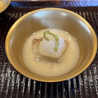 鎌倉 北じま - 海老芋と三浦大根の粕汁、揚げたふきのとう