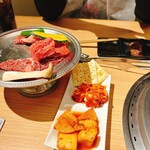 和牛放題の殿堂 秋葉原 肉屋横丁 焼肉 - 