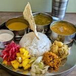 カレー屋 iron good - カレープレート２種(ココナッツチキン＆グリーン)