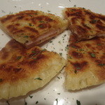 SLOTH - チーズとハムのパイ